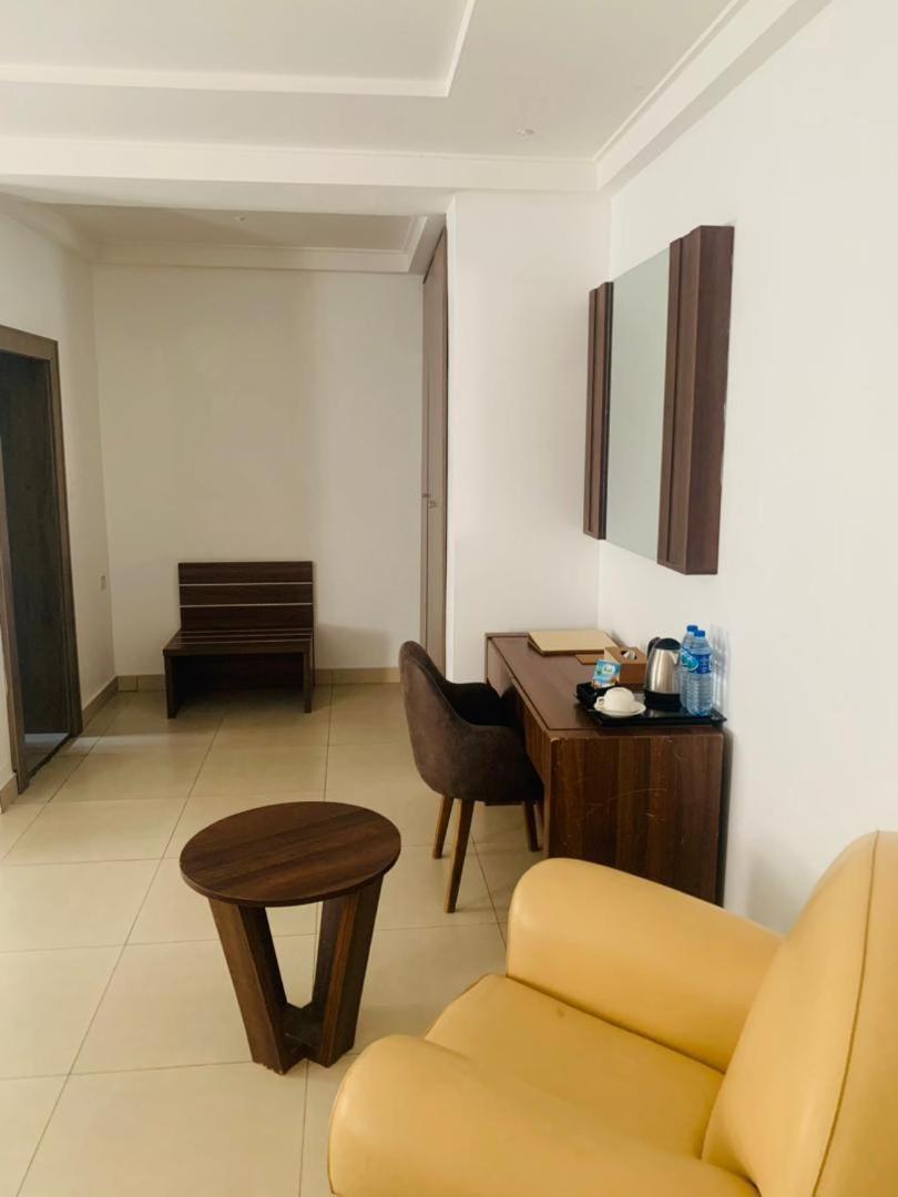 Swiss Pearl Continental Suite Wupa Bagian luar foto