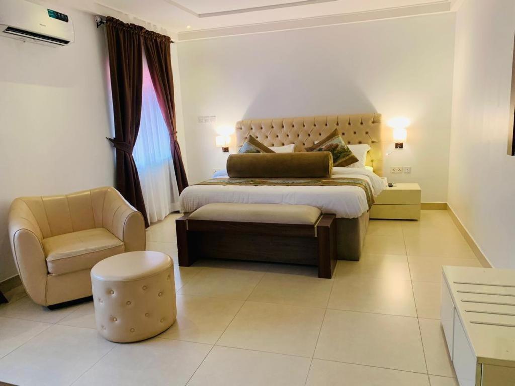 Swiss Pearl Continental Suite Wupa Bagian luar foto